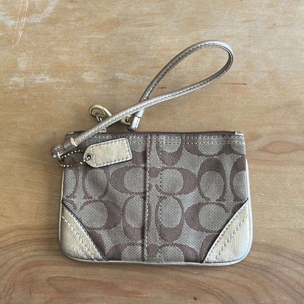 Classic coach wristlet - Picture 5 of 5